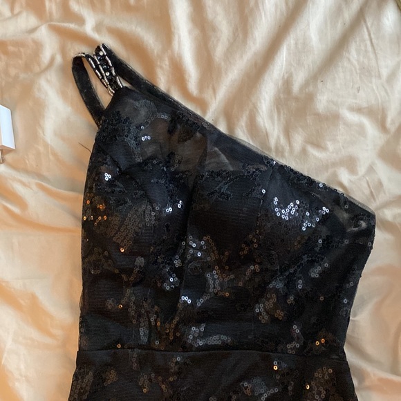 Formal/Prom Dress! - Picture 3 of 4